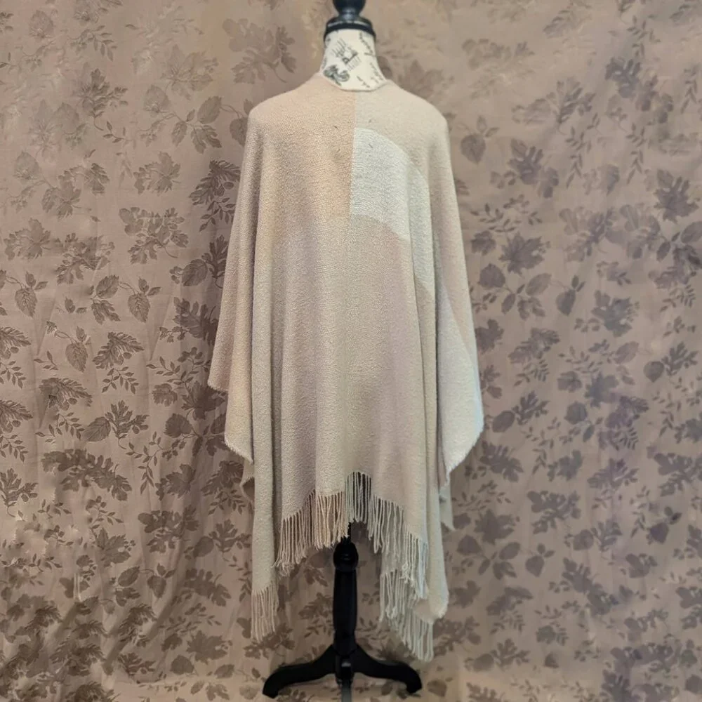 Soia & Kyo/FabFitFun Woven Scarfigan with Fringe, One Size, Gently Used